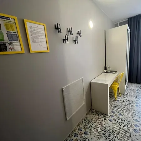 Hostel Grey Pokój Z łazienką , Darmowy Parking, Zameldowanie Bezobsługowe Poznań