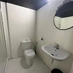 Grey Z Lazienka , Darmowy Parking, Zameldowanie Bezobslugowe Hostel *