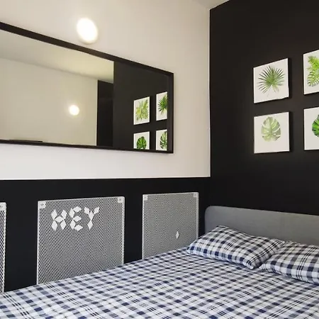 Grey Z Lazienka, Free Parking & Self Check-in Poznan