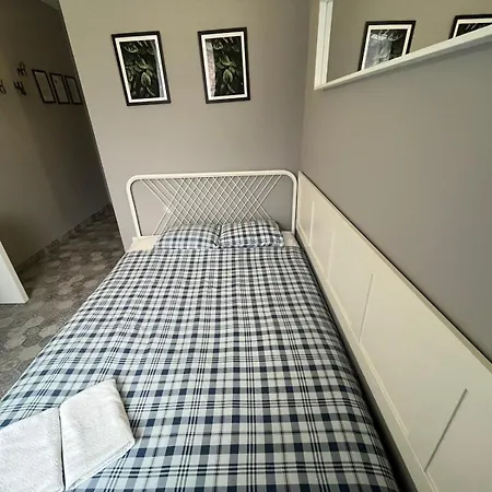 Grey Z Lazienka, Free Parking & Self Check-in Hostel *