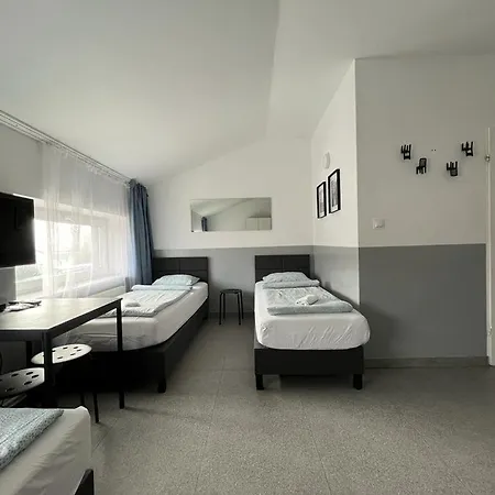 Grey Z Lazienka , Darmowy Parking, Zameldowanie Bezobslugowe Auberge de jeunesse