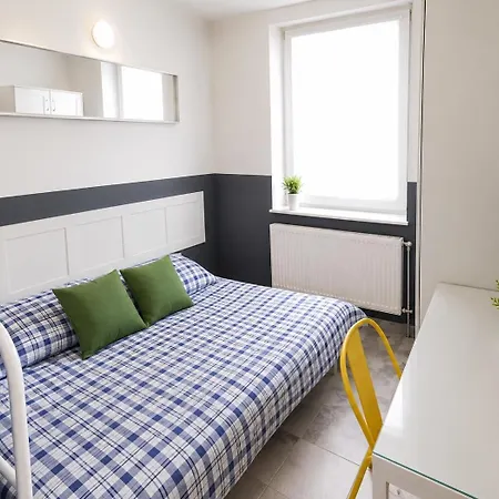 Hostel Grey Z Lazienka, Free Parking & Self Check-in *