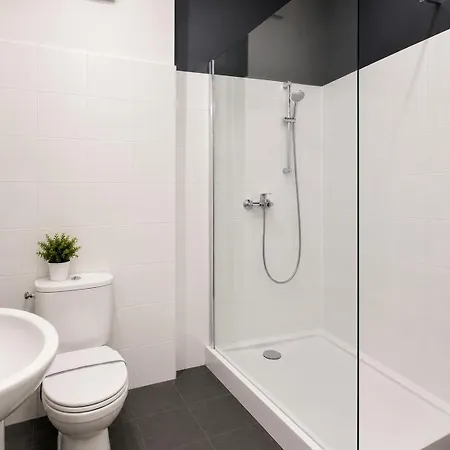 Hostel Grey Z Lazienka, Free Parking & Self Check-in Poznan