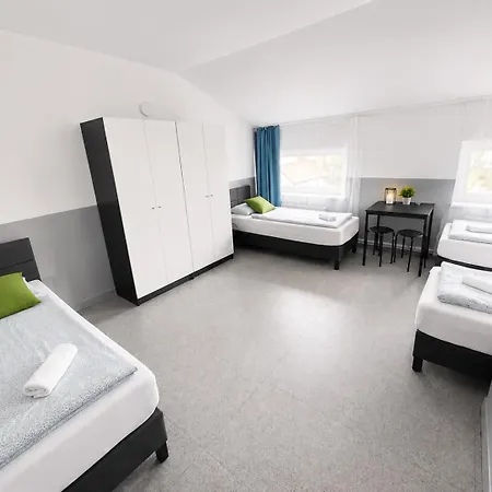 Grey Z Lazienka, Free Parking & Self Check-in Hostel *