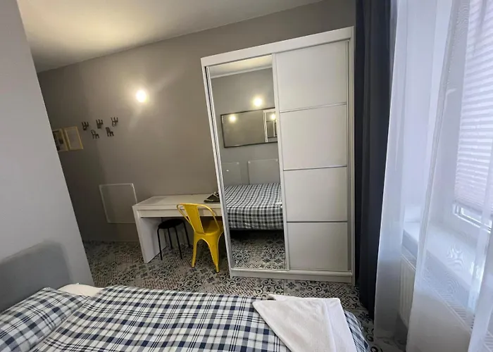 Grey Pokój Z łazienką , Darmowy Parking, Zameldowanie Bezobsługowe Hostel Poznań