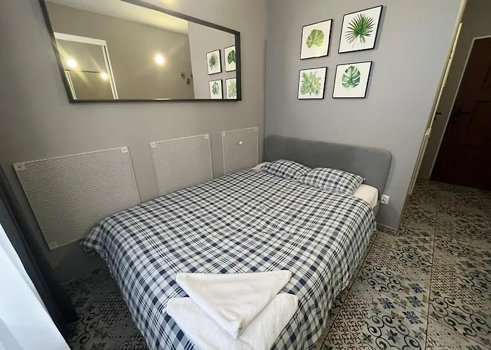 Grey Pokój Z łazienką , Darmowy Parking, Zameldowanie Bezobsługowe *