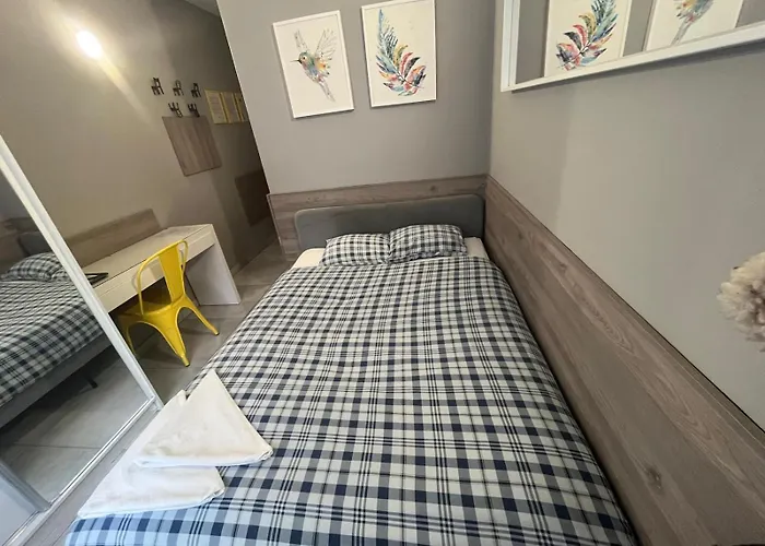 Hostel Grey Pokój Z łazienką , Darmowy Parking, Zameldowanie Bezobsługowe *