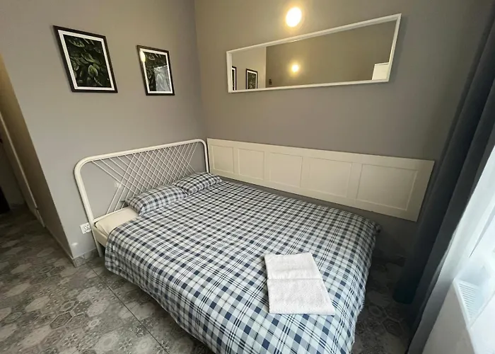 Grey Pokój Z łazienką , Darmowy Parking, Zameldowanie Bezobsługowe Hostel Poznań