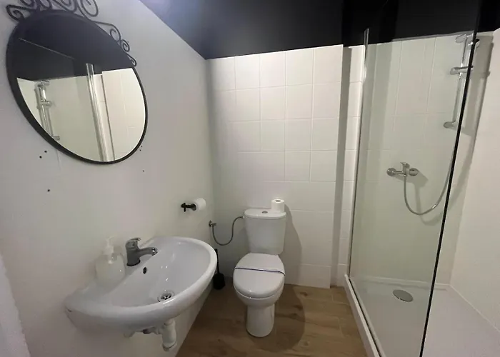 Grey Pokój Z łazienką , Darmowy Parking, Zameldowanie Bezobsługowe Hostel Poznań