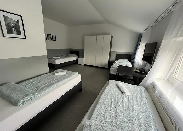 Hostel Grey Pokój Z łazienką , Darmowy Parking, Zameldowanie Bezobsługowe