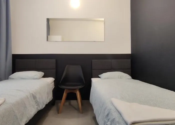 Grey Pokój Z łazienką , Darmowy Parking, Zameldowanie Bezobsługowe Hostel *